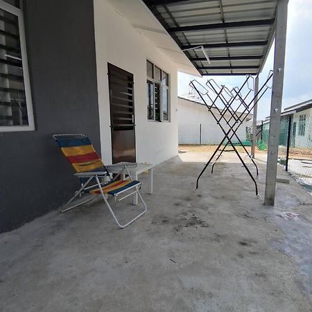 Modern , Spacious Gambang Ump 18 Guest House Екстер'єр фото