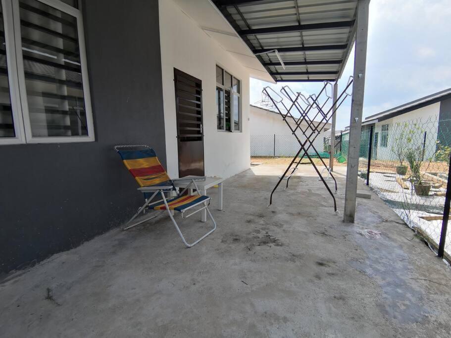 Modern , Spacious Gambang Ump 18 Guest House Екстер'єр фото